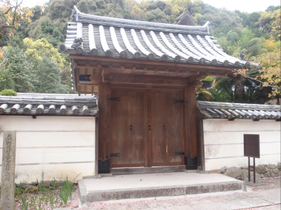 摩尼院　表門