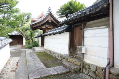 摩尼院　築地塀