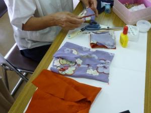 「桐塑人形を作ろう」講座の様子