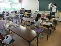 夏休み子ども教室「オリジナル小物をつくろう」の様子