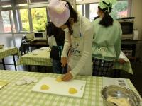 お菓子作りの様子18