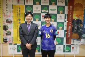 女子サッカーU-17日本代表中谷氏表敬訪問1