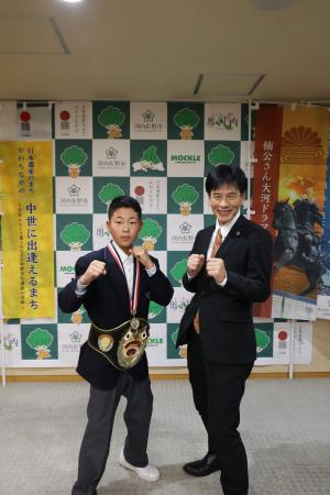 第4回ジュニアチャンピオンリーグ全国大会U-15男子35キロ級優勝仲海氏表敬訪問