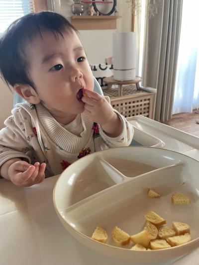 沢山食べて大きくな〜れ