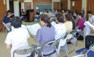 加賀田公民館クラブ　一日体験　ピアチェール（女声コーラス）の様子の画像1