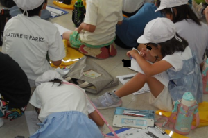 三日市小学校　公民館見学の様子