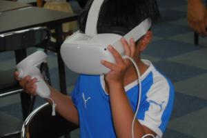「すごい！VR（バーチャル）工場見学」講座の様子
