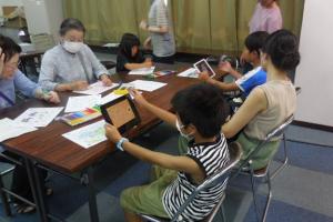 「すごい！VR（バーチャル）工場見学」講座の様子
