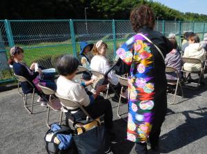 蛇味線を触らせてもらいました。