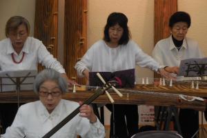 活動発表会「琴絃会」舞台発表の様子