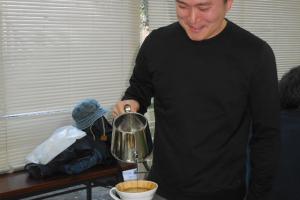 「美味しい！愉しい！うれしい！コーヒーハンドドリップ講座」の様子