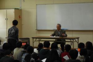 「国民学校四・五年生の戦争体験」講座の様子