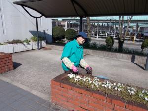 花壇整備の様子2