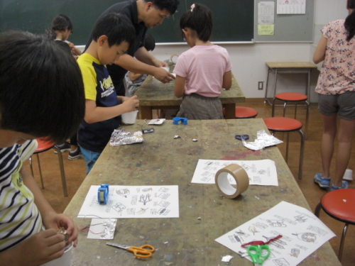 夏休み子ども工作教室『紙コップロボットを作ろう』平成29年7月29日実施報告の画像1