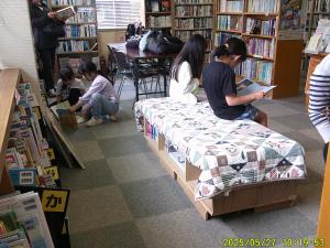 図書室で2