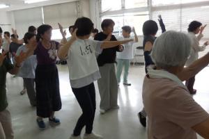 「みんなで盆おどり」講座の様子