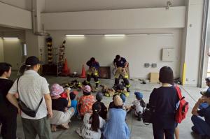 「親子で消防署見学」の様子