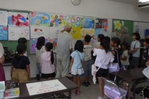 「夏休み子ども絵画教室」の様子