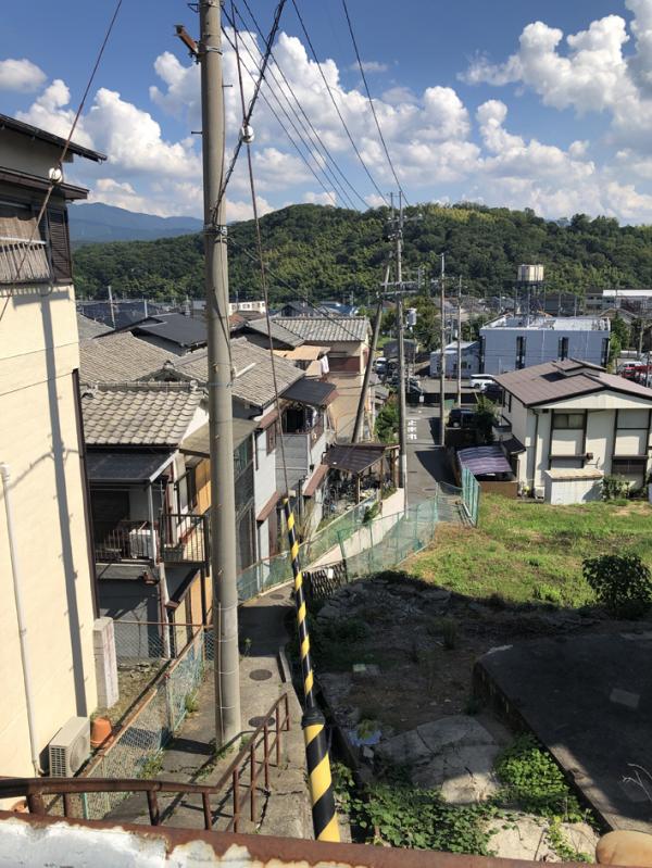 電柱が続くまちなみ