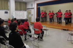 活動発表会「いきいき歌体操三日市」発表の様子