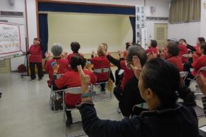 活動発表会「いきいき歌体操三日市」発表の様子