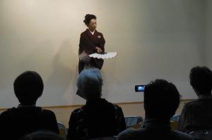 活動発表会「扇舞会」発表の様子