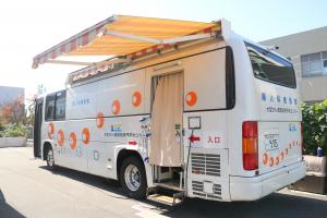 集団がん検診子宮頸がん検診車