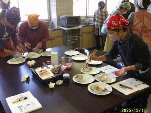 料理を分けています。