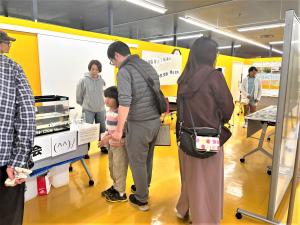 水生生物観察会の展示の様子