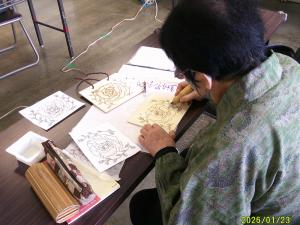 見本を見ながら