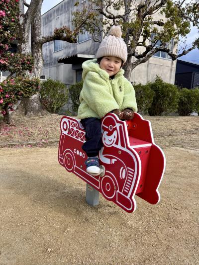 新しい遊具にワクワク!