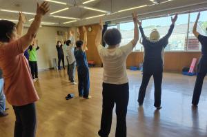 一日体験教室「ペパーミント健康体操」の様子