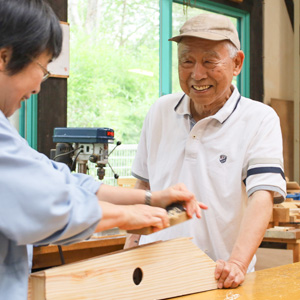 木根館でカンテレの製作・普及に取り組む 印南 茂さん