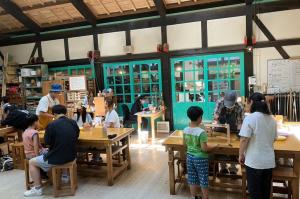 「一日で完成!親子で楽しむDIY in 木根館」の様子