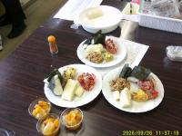 出来上がった料理をワンプレートに盛り付け