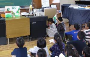 「加賀田ほのぼの楽校」学活　修了式　劇の様子