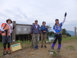 岩湧山山頂のチェックポイント