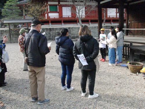 子ども解説員による解説風景