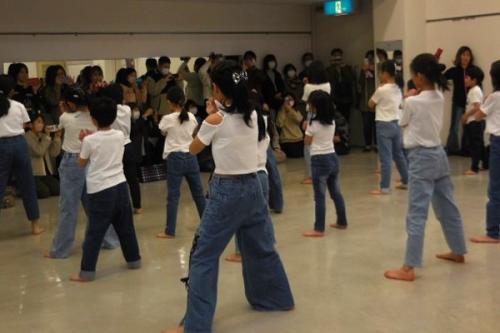 「キッズステップダンス」ミニ発表会の様子