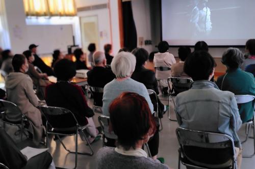「小さな映画館「哀愁」」の様子