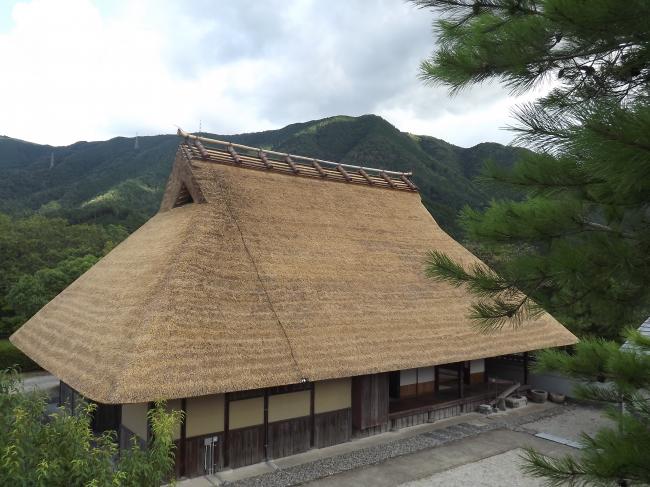 かやぶき屋根修復しました