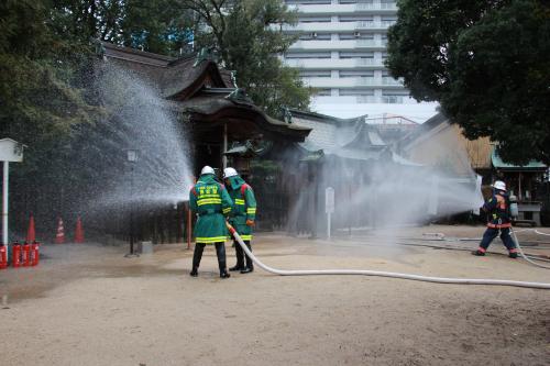 消防隊・消防団による放水訓練
